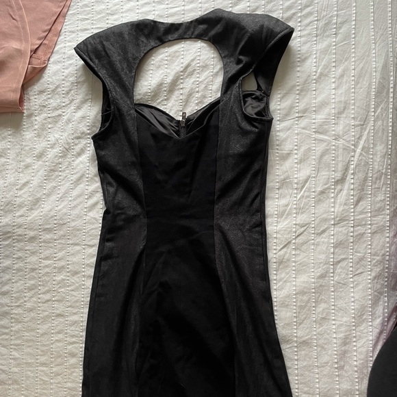 Guess mini dress size 2 - Picture 2 of 3